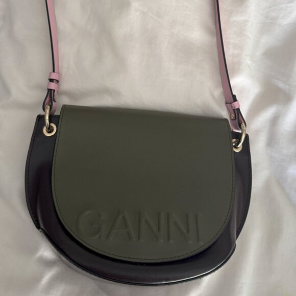 Ganni Banner Shoulder Bag in Kalamata Green Brown Pink - Picture 2 of 9